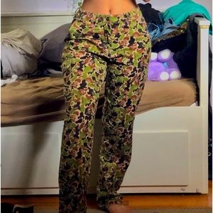 BAGGY CAMO PANTS
